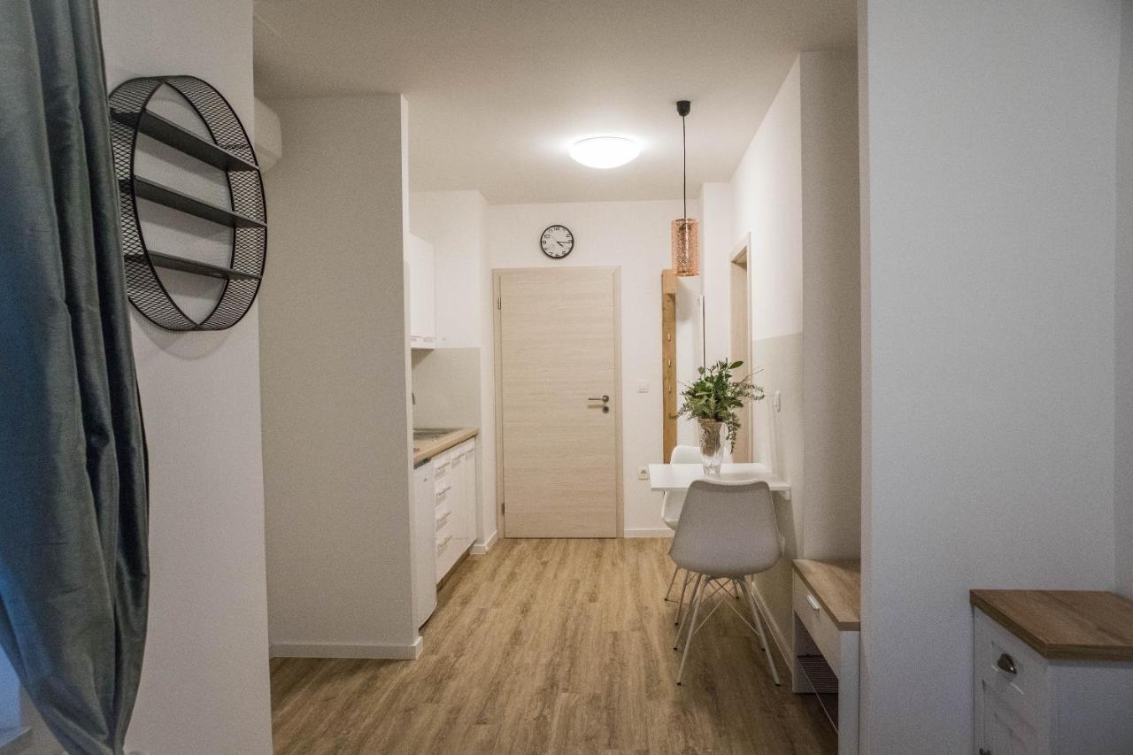 Jantar Apartmaji Novo Mesto Extérieur photo