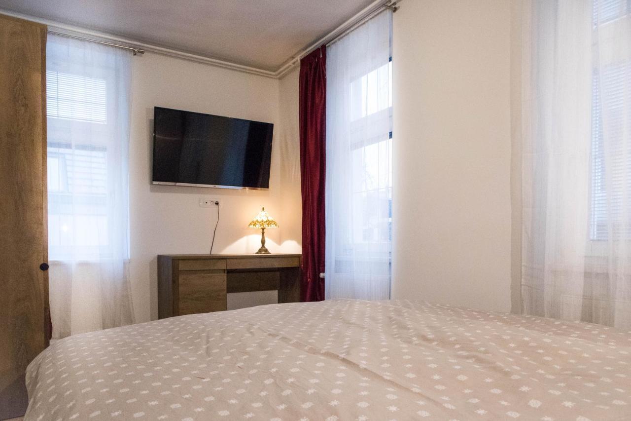 Jantar Apartmaji Novo Mesto Extérieur photo