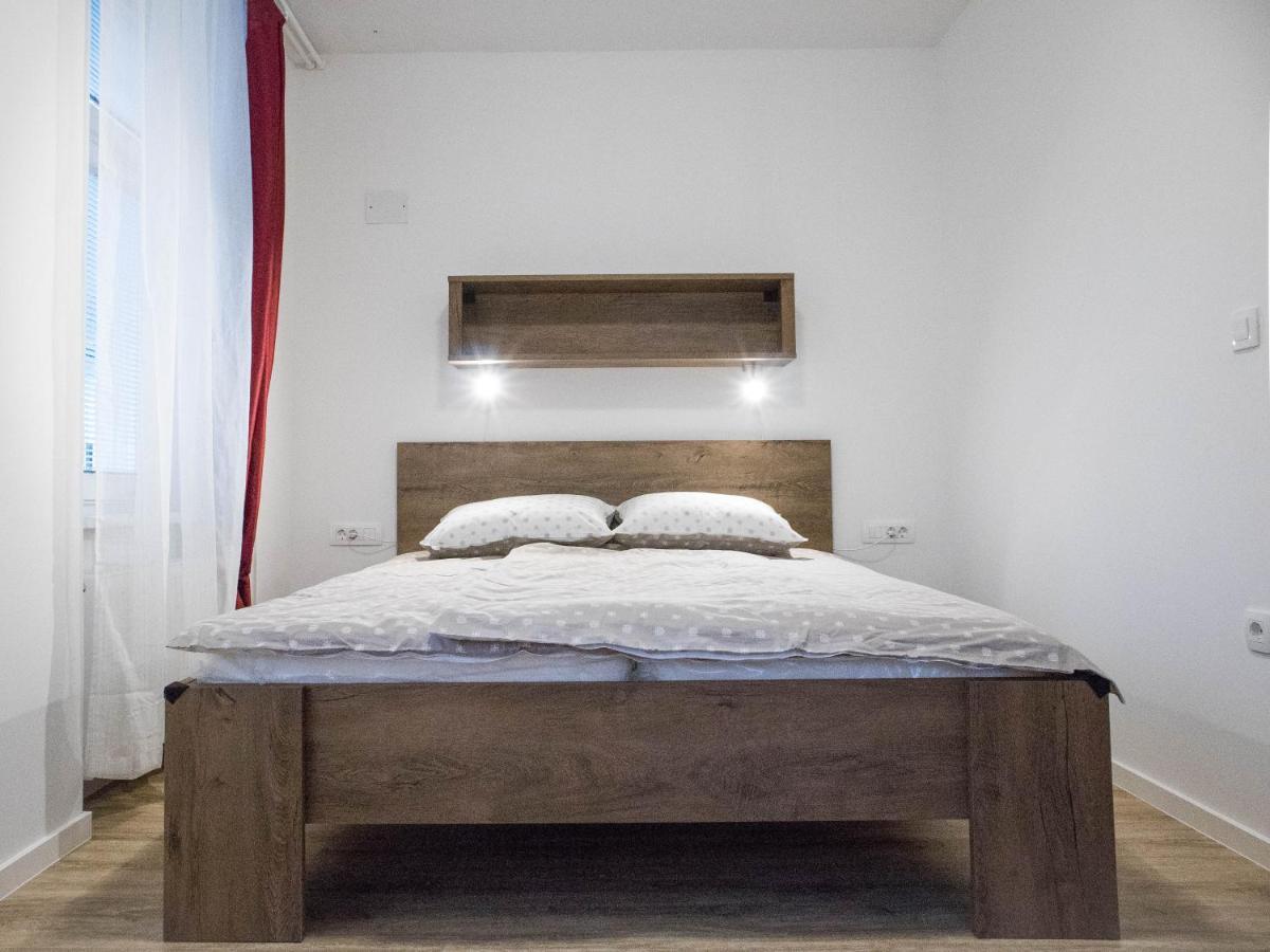 Jantar Apartmaji Novo Mesto Extérieur photo