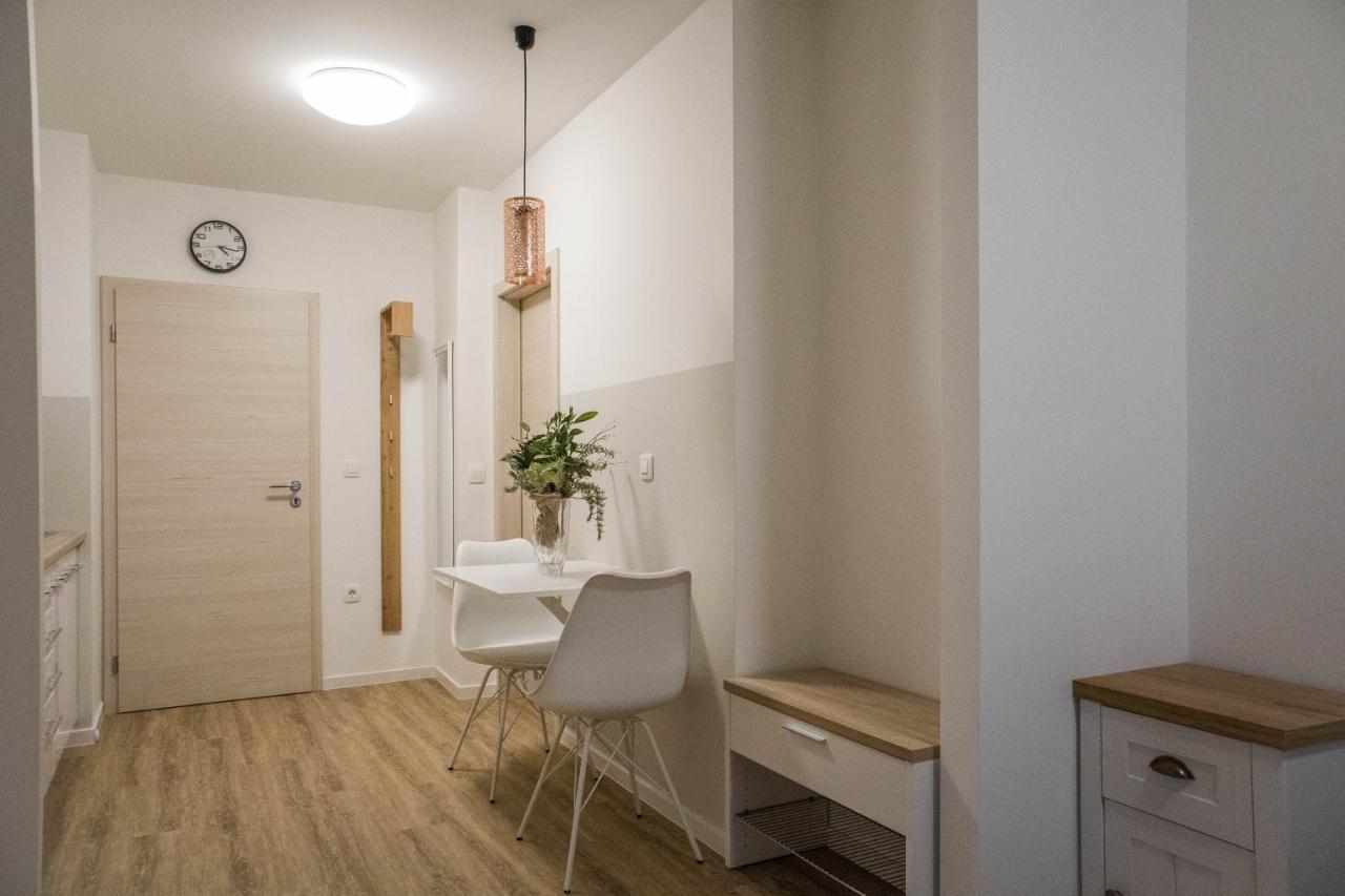 Jantar Apartmaji Novo Mesto Extérieur photo