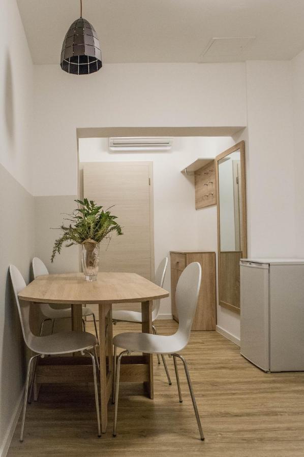 Jantar Apartmaji Novo Mesto Extérieur photo